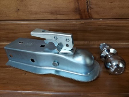 Sphere and ball joint coupler