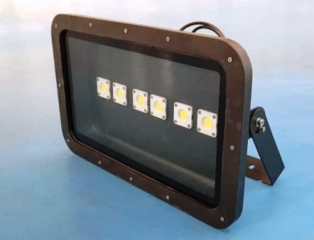 پرژکتورهای LED  و کم مصرف