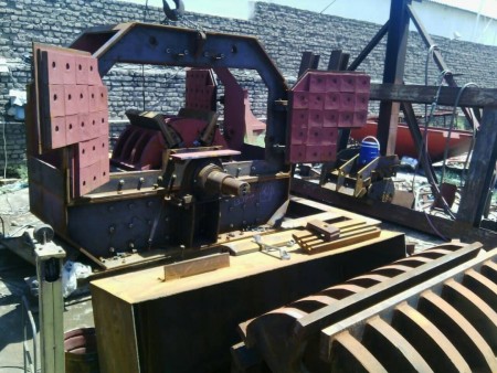 Double sided sand maker