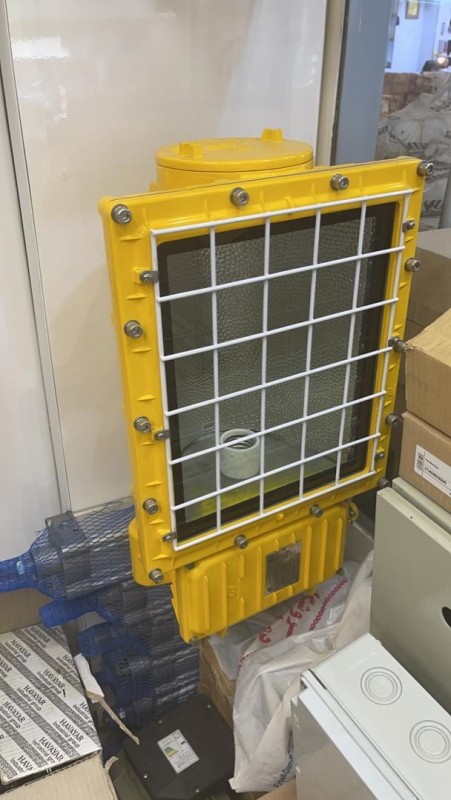 پرژکتور ضد انفجار