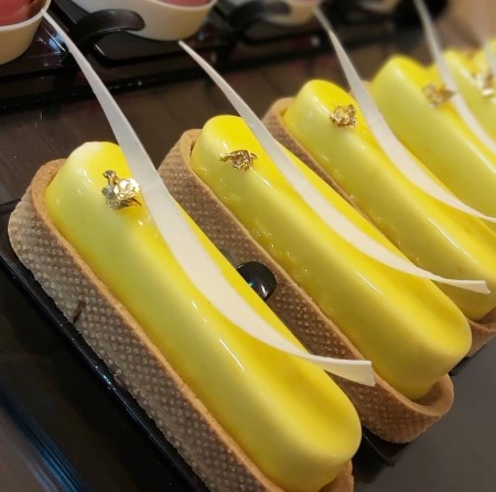 Teaching all kinds of desserts in the dessert class of Nations in Tehran