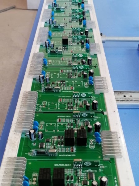 مونتاژ انواع بردهای الکترونیکی SMD &amp; DIP