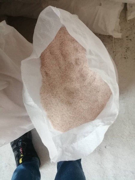 نمک هیمالیا. نمک صورتی. نمک قرمز