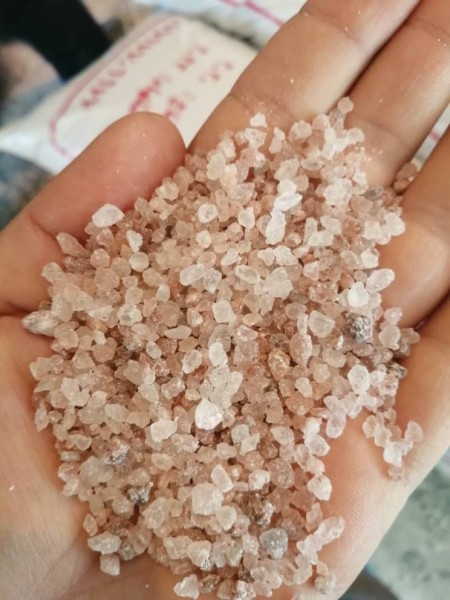 نمک هیمالیا. نمک صورتی. نمک قرمز