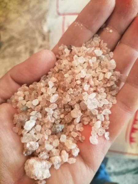 نمک هیمالیا. نمک صورتی. نمک قرمز