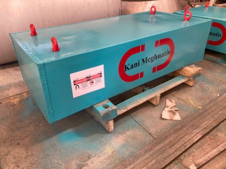 Magnet on strip, magnet on strip