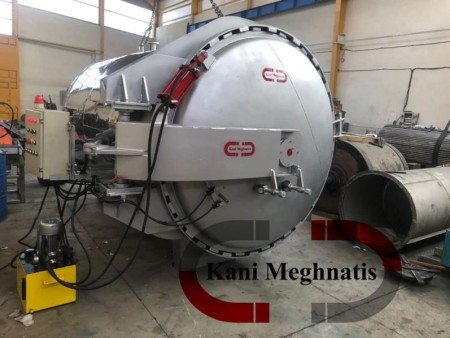 Industrial autoclave