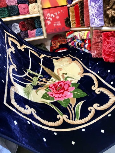 Selling all kinds of blankets