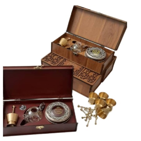 Gift saffron with wooden box and Pyrex teapot