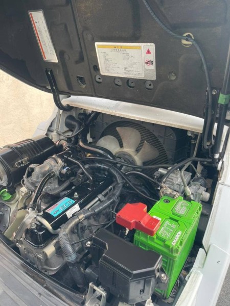 لیفتراک ۲.۵تن.برند تویوتا سری ۸اف مدل۲۰۱۵