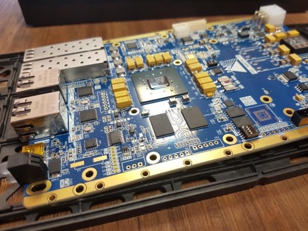 مونتاژ قطعات الکترونیک