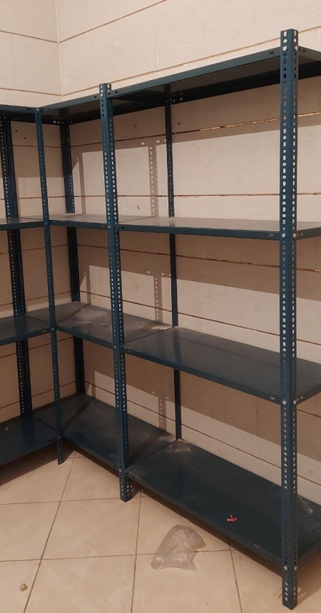 Mumta shelves and shelves store