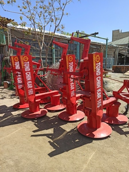 موور یونجه چین 165 پشت تراکتوری