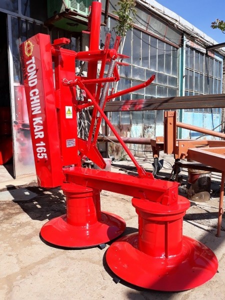 موور یونجه چین 165 پشت تراکتوری