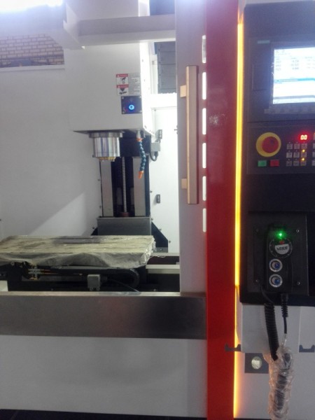 SIEMENS 808 D ADVANCE CNC milling machine