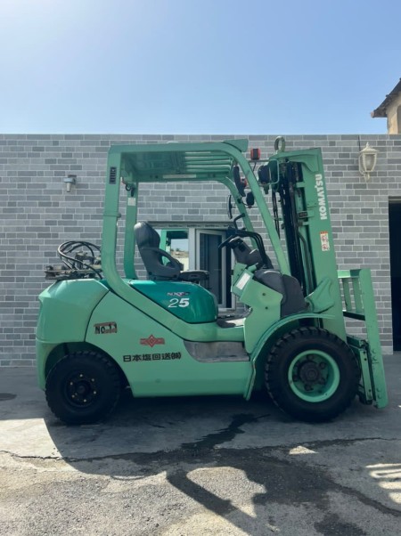 لیفتراک ۲.۵ تن برند کوماتسو مدل2014