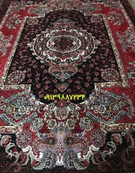 Production of gold-plated carpets for export carpet design