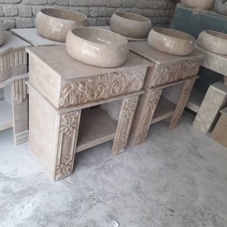 Types of simple and patterned stone toilets