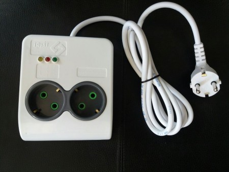 Electrical protector for 2 houses refrigerated freezers