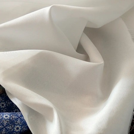 Tuilean silk fabric