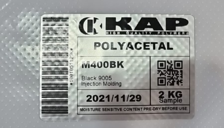 پلی استال بی رنگ و مشکی هوستافرم