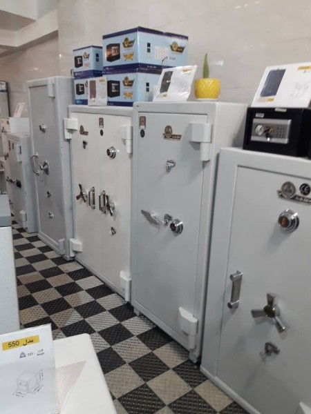 Selling all kinds of bank safes in Isfahan