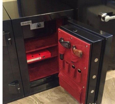 فروش انواع گاوصندوق نظامی و جااسلحه در اصفهان