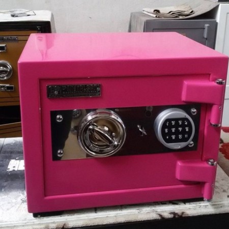 فروش انواع گاوصندوق هتلی در اصفهان