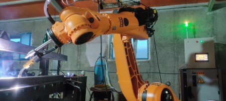 فروش ، نصب و راه اندازی ربات های صنعتی