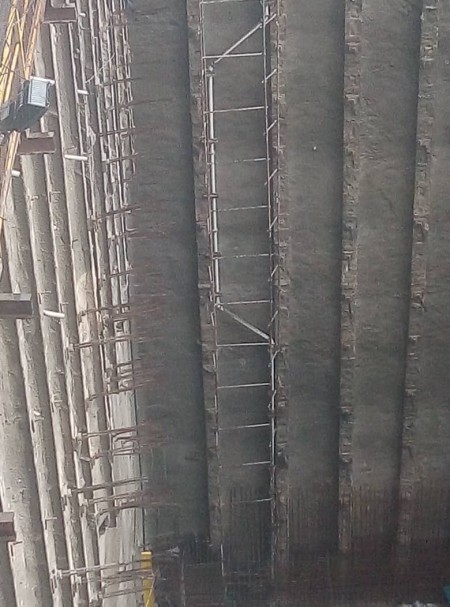 Metal scaffolding / renting scaffolding / installing scaffolding / selling scaffolding / scaffolding ...