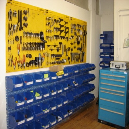 Design, production and supply of workshop table