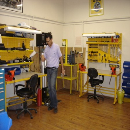 Design, production and supply of workshop table