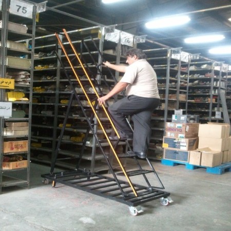 Design, production and supply of industrial wheeled escalator