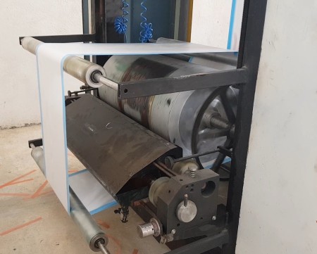 Multi-color roll-to-roll printing machine (without changing the stereotype cylinder)