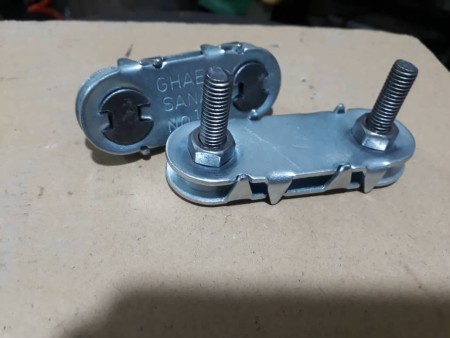 Conveyor rubber clamp