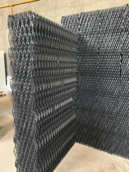 Cooling tower splash net packing