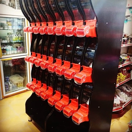 استند شکلات و خشکبار