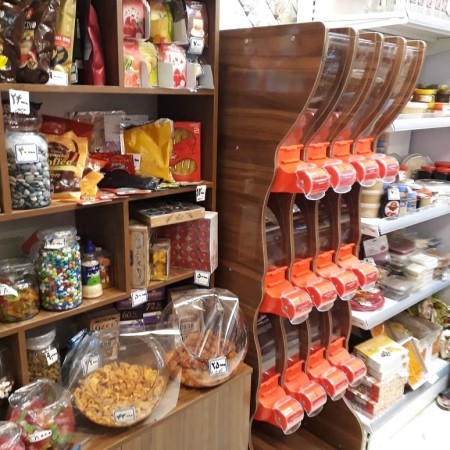 استند شکلات و خشکبار