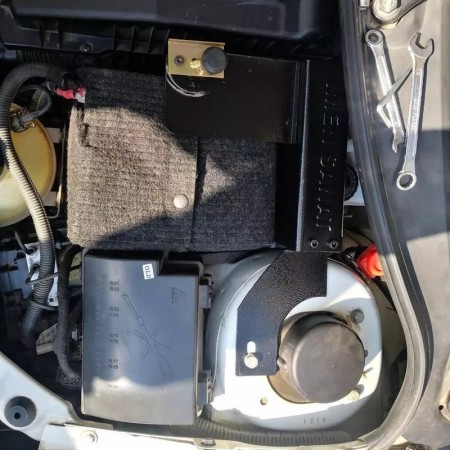 محافظ و ضدسرقت ایسیو و باطری 207 و 206 ، رانا