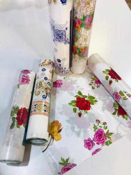 Avis disposable table