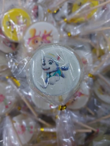 تولید کننده ی انواع آبنبات چوبی