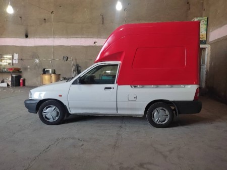 The cargo room of the cabin is fiberglass Pride with the roof of Erisan Mazda