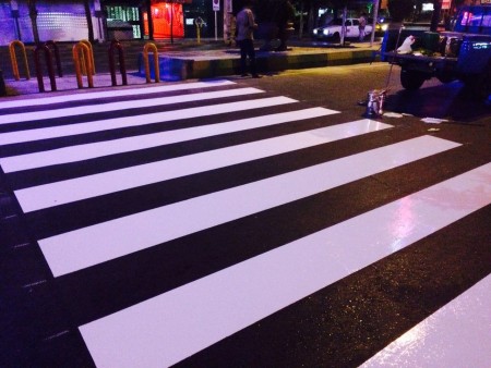 خط کشی محوری با رنگ سرد تک جزئی و دوجزئی