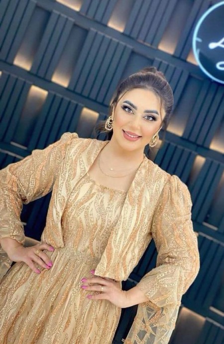 Buying cloth for the wedding ceremony