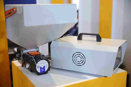 Dosing masterbatch mixer