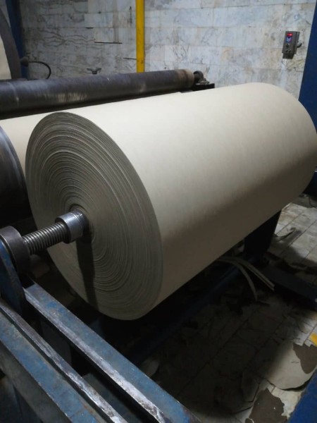 تولید و پخش رول مقوای مغزی جهت کارتن سازی