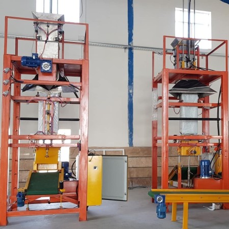 Fully automatic packaging machine for 30 kg corn fodder-animal feed
