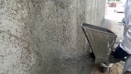Cementing with a machine (plaster)