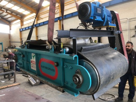 magnet separator over band