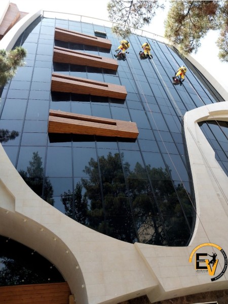 خدمات کار در ارتفاع بدون داربست